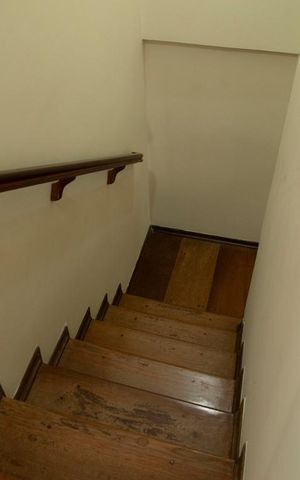Casa à venda com 300m², 4 quartos e 2 vagasEscada