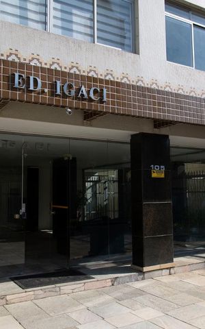 Apartamento para alugar com 233m², 4 quartos e 2 vagas Apartamento para alugar com 233m², 4 quartos e 2 vagasEntrada