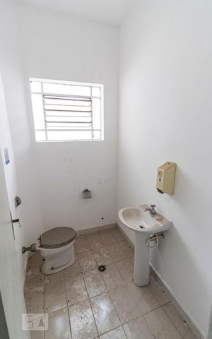 Casa à venda com 500m², 5 quartos e sem vaga2o. Andar - Banheiro 1