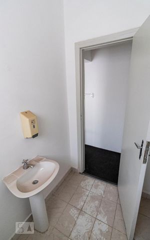 Casa à venda com 500m², 5 quartos e sem vaga2o. Andar - Banheiro 2