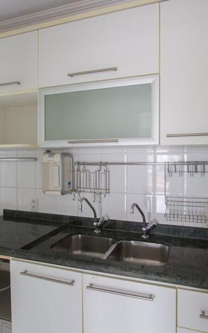 Apartamento à venda com 99m², 3 quartos e 2 vagasCozinha