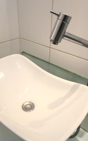 Apartamento para alugar com 50m², 2 quartos e 1 vagaBanheiro - Torneira