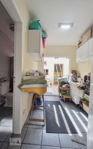 Casa à venda com 190m², 4 quartos e 2 vagasÁrea de Serviços