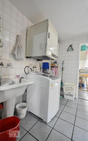 Casa à venda com 190m², 4 quartos e 2 vagasLavanderia