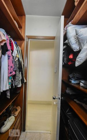 Casa à venda com 190m², 4 quartos e 2 vagasCloset Suíte 01