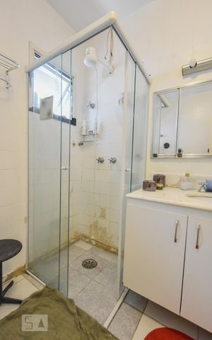 Casa à venda com 190m², 4 quartos e 2 vagasBanheiro Suíte 01