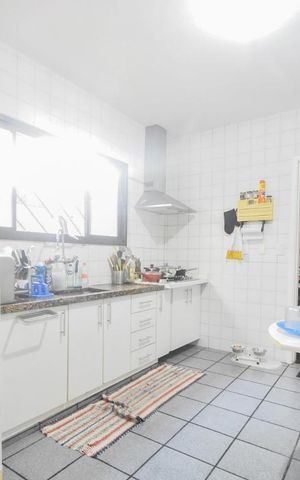 Casa à venda com 190m², 4 quartos e 2 vagasCozinha