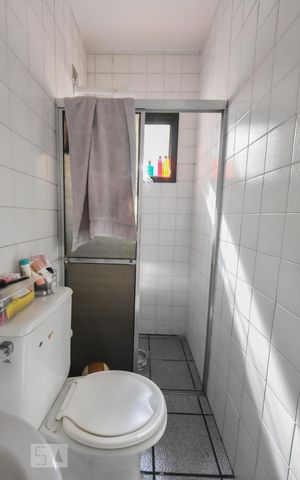 Casa à venda com 190m², 4 quartos e 2 vagasBanheiro de Serviços