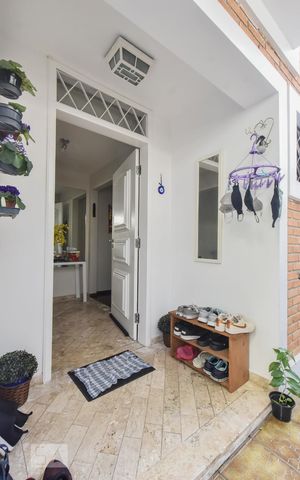 Casa à venda com 190m², 4 quartos e 2 vagasHall