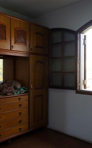 Casa à venda com 552m², 4 quartos e 7 vagas Casa à venda com 552m², 4 quartos e 7 vagasQuarto 4