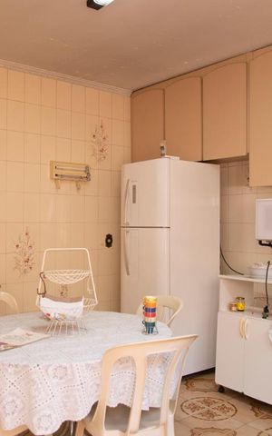 Casa à venda com 552m², 4 quartos e 7 vagas Casa à venda com 552m², 4 quartos e 7 vagasCozinha