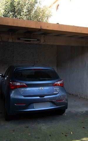 Casa à venda com 552m², 4 quartos e 7 vagas Casa à venda com 552m², 4 quartos e 7 vagasGaragem