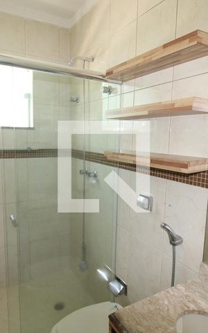 Casa de condomínio para alugar com 238m², 3 quartos e 4 vagasBanheiro 3