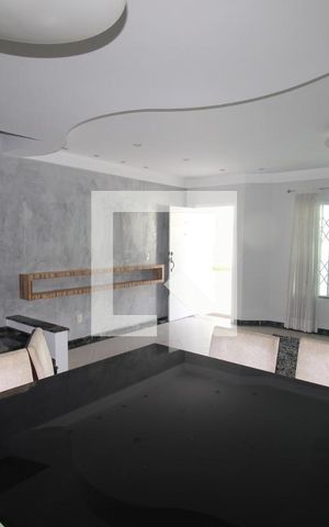 Casa de condomínio para alugar com 238m², 3 quartos e 4 vagasSala