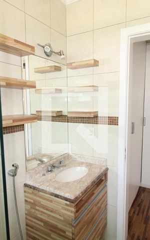 Casa de condomínio para alugar com 238m², 3 quartos e 4 vagasBanheiro 3