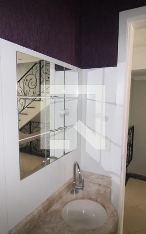 Casa de condomínio para alugar com 238m², 3 quartos e 4 vagasLavabo