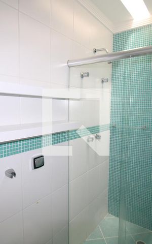 Casa de condomínio para alugar com 238m², 3 quartos e 4 vagasBanheiro 2