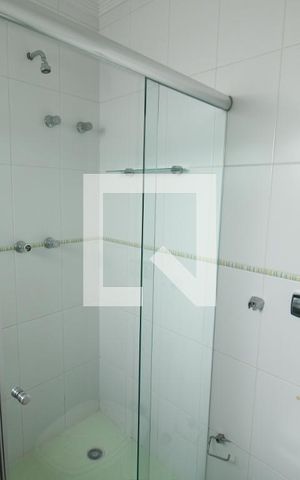 Casa de condomínio para alugar com 238m², 3 quartos e 4 vagasBanheiro 1