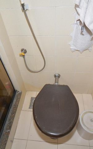 Casa à venda com 240m², 4 quartos e 2 vagasBanheiro Social do Primeiro Piso