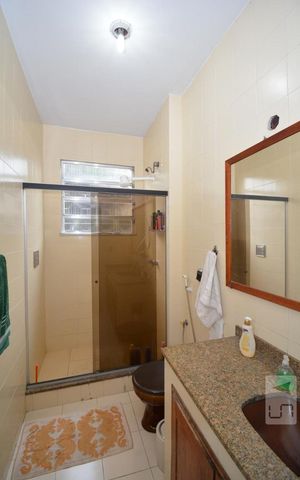 Casa à venda com 240m², 4 quartos e 2 vagasBanheiro Social do Primeiro Piso