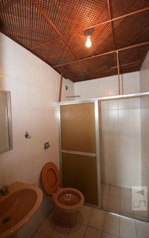 Casa à venda com 240m², 4 quartos e 2 vagasBanheiro da Churrasqueira