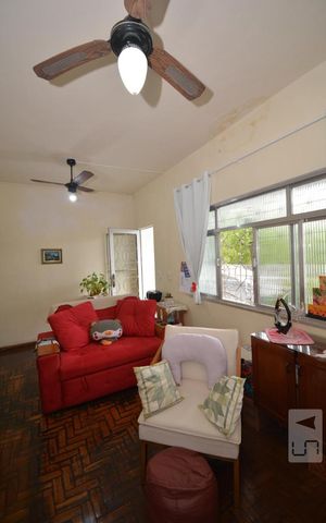 Casa à venda com 240m², 4 quartos e 2 vagasSala do Segundo Piso