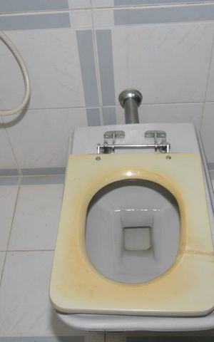 Casa à venda com 240m², 4 quartos e 2 vagasBanheiro da Suíte 1 do Segundo Piso