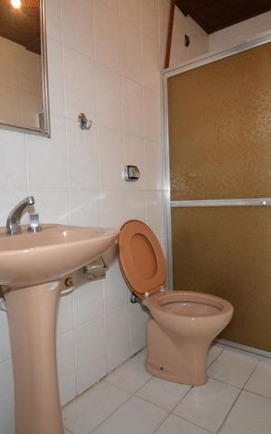 Casa à venda com 240m², 4 quartos e 2 vagasBanheiro da Churrasqueira