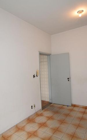 Casa à venda com 240m², 4 quartos e 2 vagasCopa