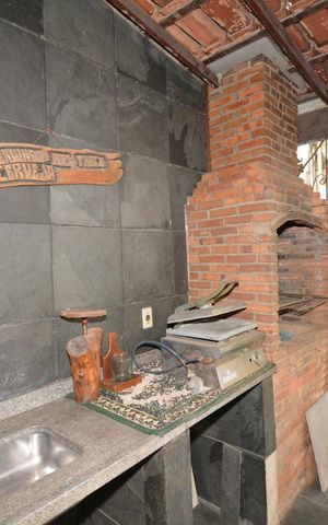 Casa à venda com 240m², 4 quartos e 2 vagasChurrasqueira - Quintal