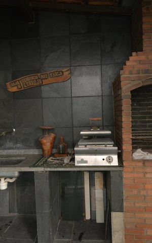 Casa à venda com 240m², 4 quartos e 2 vagasChurrasqueira - Quintal