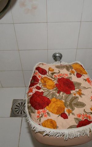 Casa à venda com 240m², 4 quartos e 2 vagasBanheiro da Suíte 2 do Segundo Piso