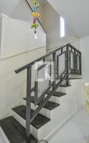 Casa à venda com 160m², 3 quartos e 1 vagaEscada