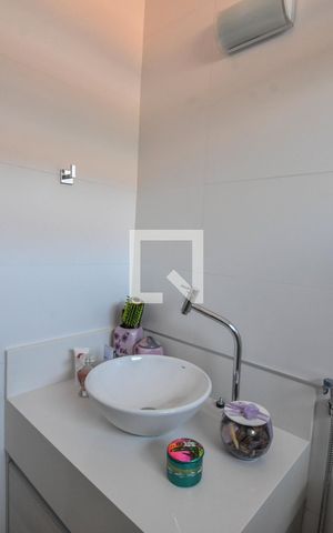 Casa à venda com 160m², 3 quartos e 1 vagaBanheiro Suíte 01