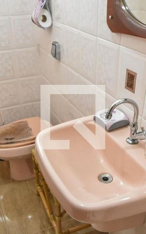 Casa à venda com 160m², 3 quartos e 1 vagaLavabo