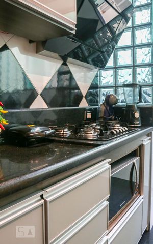 Apartamento à venda com 110m², 4 quartos e 2 vagas Apartamento à venda com 110m², 4 quartos e 2 vagasCozinha
