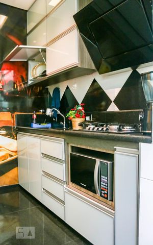 Apartamento à venda com 110m², 4 quartos e 2 vagas Apartamento à venda com 110m², 4 quartos e 2 vagasCozinha