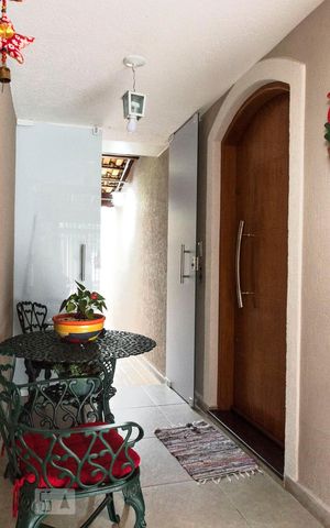 Casa à venda com 125m², 3 quartos e 2 vagasEntrada