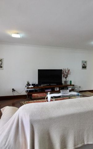 Casa à venda com 900m², 5 quartos e 3 vagas Casa à venda com 900m², 5 quartos e 3 vagasSala de Estar 2