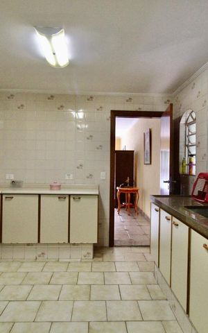 Casa à venda com 900m², 5 quartos e 3 vagas Casa à venda com 900m², 5 quartos e 3 vagasSalão de Festa - Cozinha