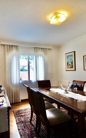 Casa à venda com 900m², 5 quartos e 3 vagas Casa à venda com 900m², 5 quartos e 3 vagasSala de Jantar