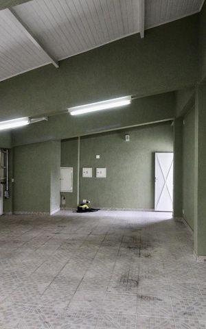 Casa à venda com 900m², 5 quartos e 3 vagas Casa à venda com 900m², 5 quartos e 3 vagasGaragem