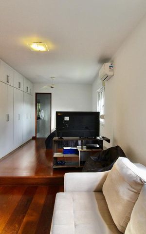 Casa à venda com 900m², 5 quartos e 3 vagas Casa à venda com 900m², 5 quartos e 3 vagasSuíte 3