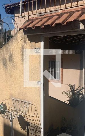 Casa à venda com 145m², 3 quartos e 6 vagas Casa à venda com 145m², 3 quartos e 6 vagasFachada