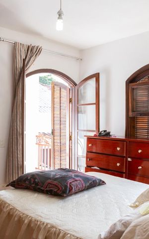 Casa à venda com 275m², 6 quartos e 4 vagas Casa à venda com 275m², 6 quartos e 4 vagasSuíte 1