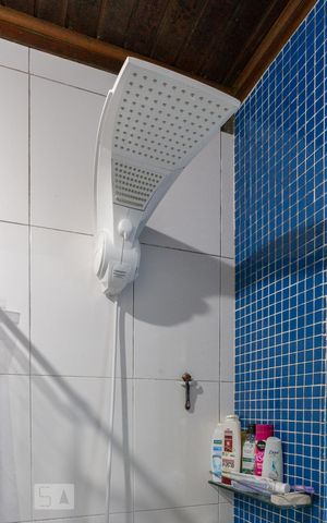 Casa à venda com 275m², 6 quartos e 4 vagas Casa à venda com 275m², 6 quartos e 4 vagasCasa 2 - Banheiro