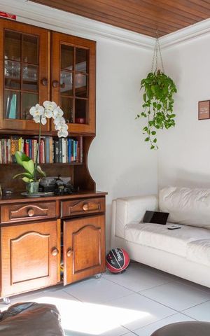 Casa à venda com 275m², 6 quartos e 4 vagas Casa à venda com 275m², 6 quartos e 4 vagasCasa 2 - Sala