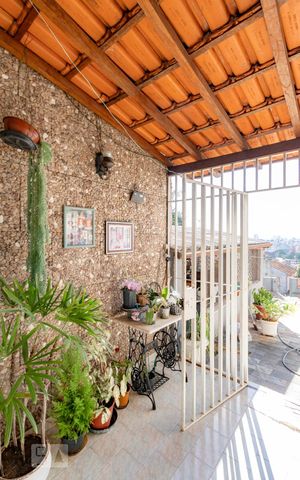 Casa à venda com 90m², 2 quartos e 1 vagaQuintal