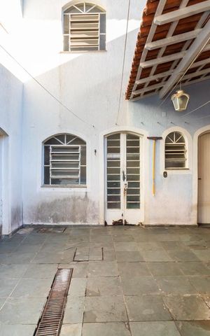Casa à venda com 300m², 4 quartos e 6 vagas Casa à venda com 300m², 4 quartos e 6 vagasChurrasqueira