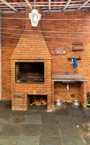 Casa à venda com 300m², 4 quartos e 6 vagas Casa à venda com 300m², 4 quartos e 6 vagasChurrasqueira